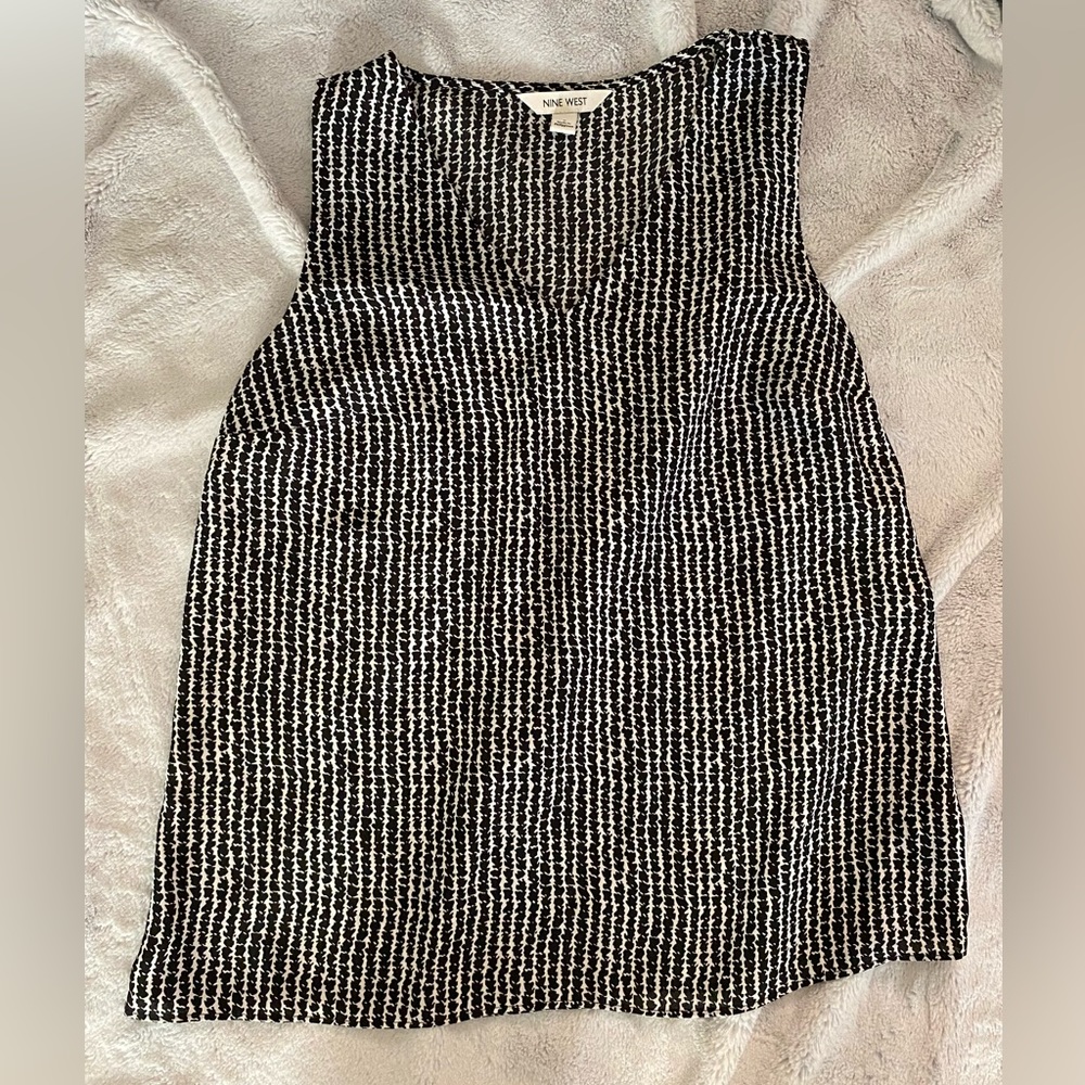Nine West - Black and White, Houndstooth-ish V-Neck Women’s Tank - Size S